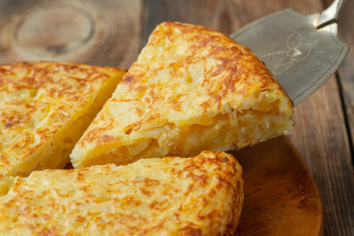 Tortilla de patatas - hiszpański skarb kulinarny